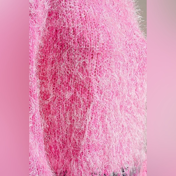 🎄 💠NWT Fuzzy Festive Sweater - Picture 2 of 3